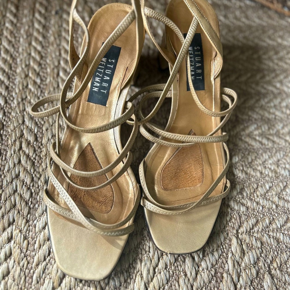 Beige/tan sandals